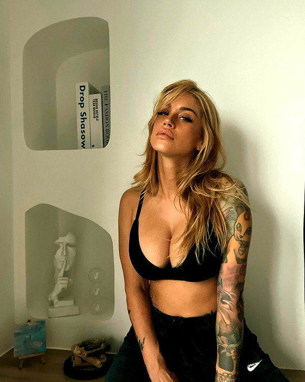 itslilierose itslilierose archive image