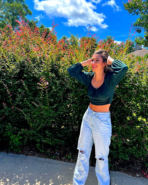 itsrebeka_19 instagram image archive image