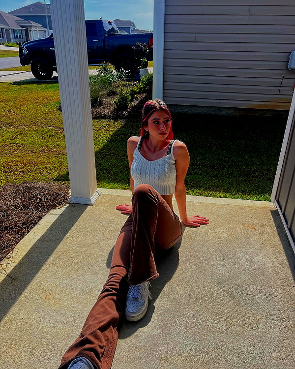 itsrebeka_19 instagram image archive image