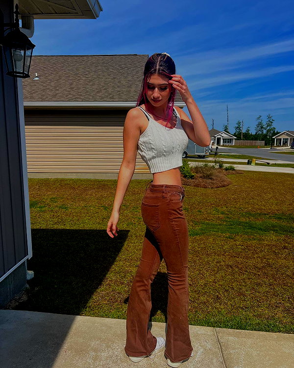 itsrebeka_19 instagram image archive image