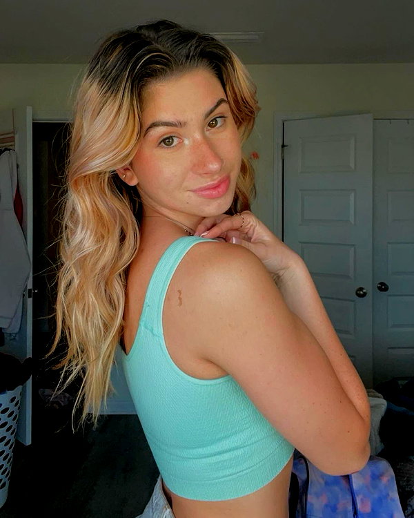 itsrebeka_19 instagram image archive image