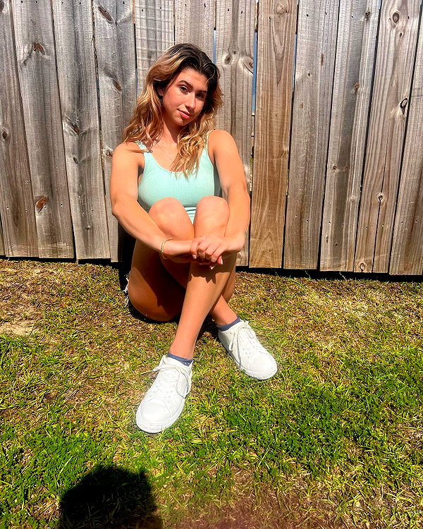 itsrebeka_19 instagram image archive image