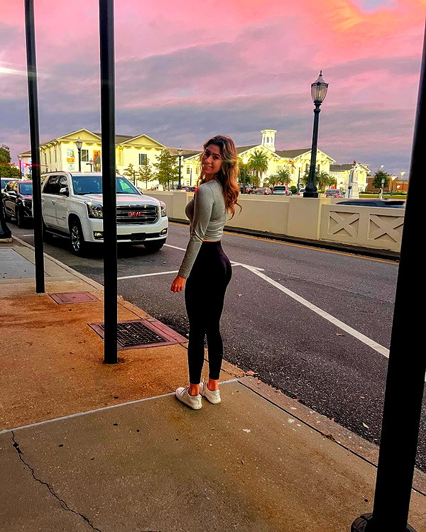 itsrebeka_19 instagram image archive image