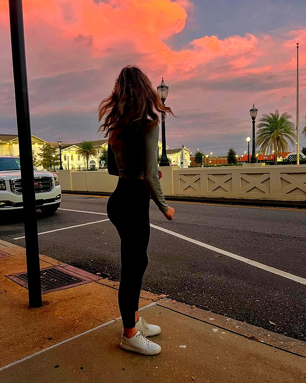 itsrebeka_19 instagram image archive image
