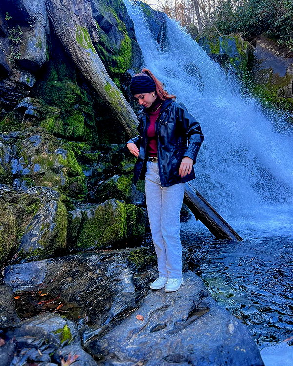 itsrebeka_19 instagram image archive image