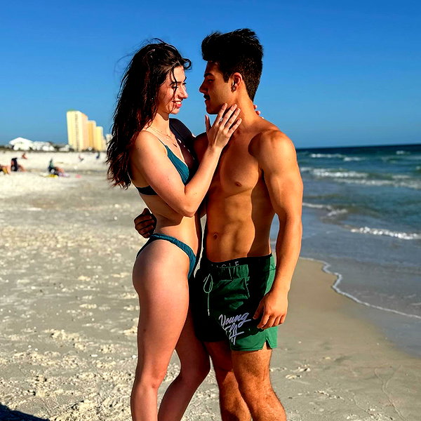 itsrebeka_19 instagram image archive image