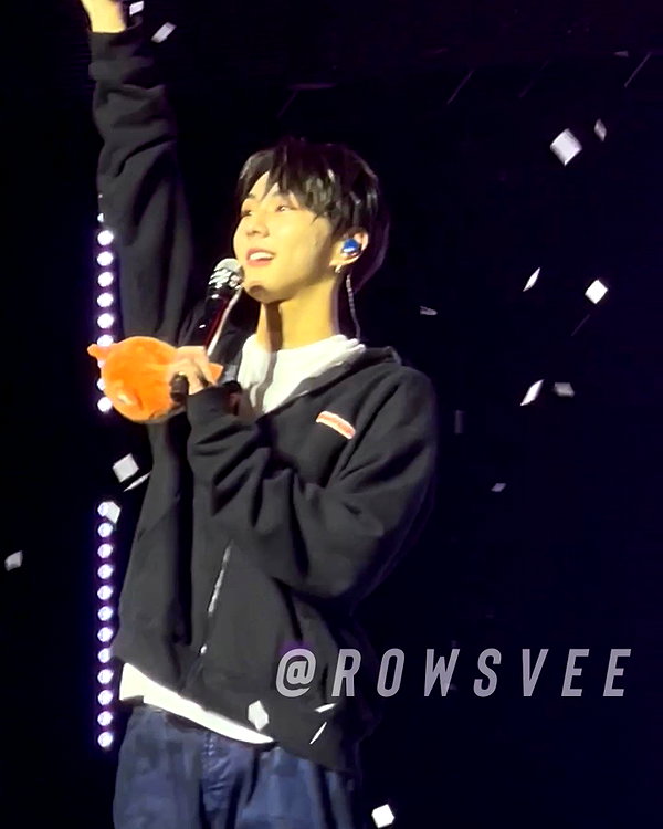 itsrowsvee instagram image archive image