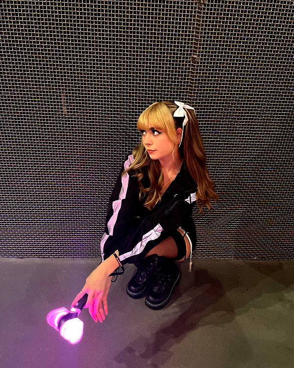itsrowsvee instagram image archive image