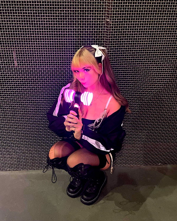 itsrowsvee instagram image archive image