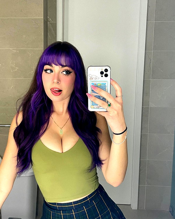 itsrowsvee instagram image archive image