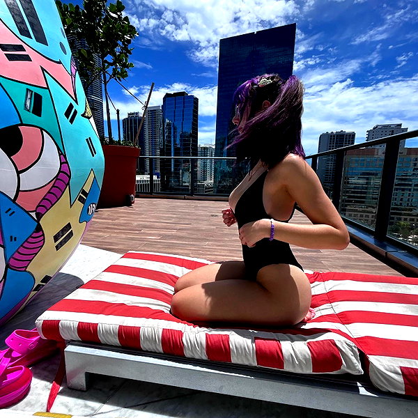 itsrowsvee instagram image archive image