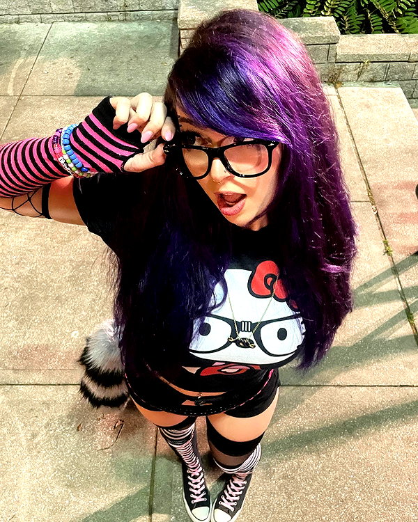 itsrowsvee instagram image archive image