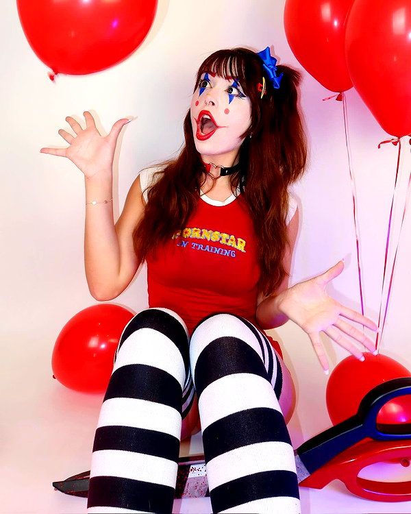 itsrowsvee instagram image archive image
