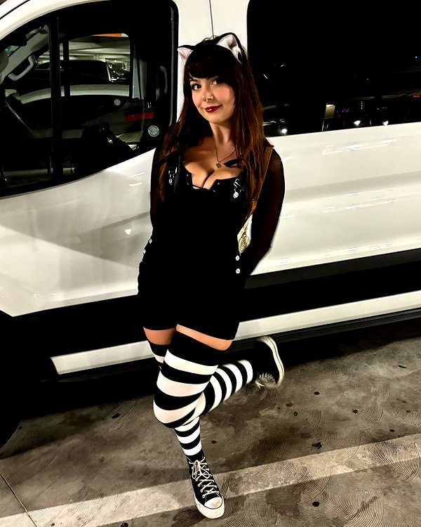 itsrowsvee instagram image archive image