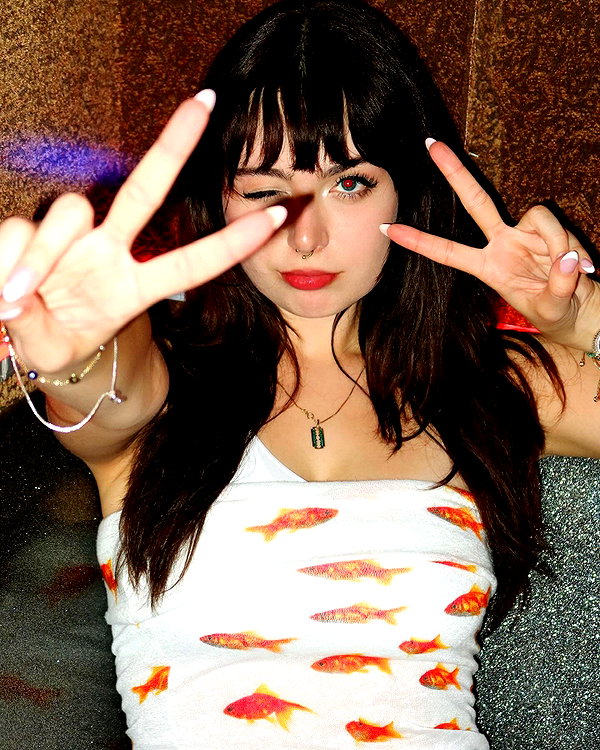 itsrowsvee instagram image archive image