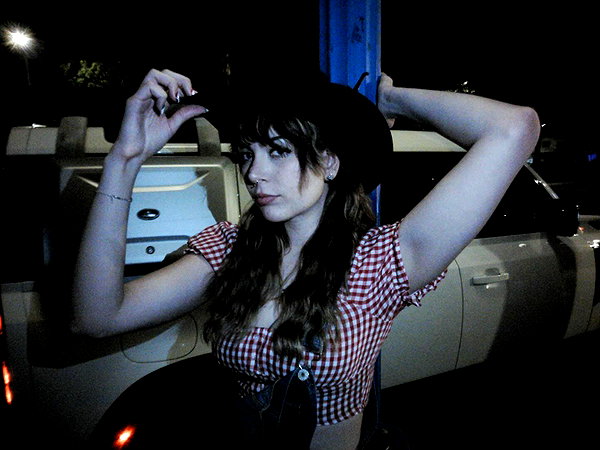 itsrowsvee instagram image archive image