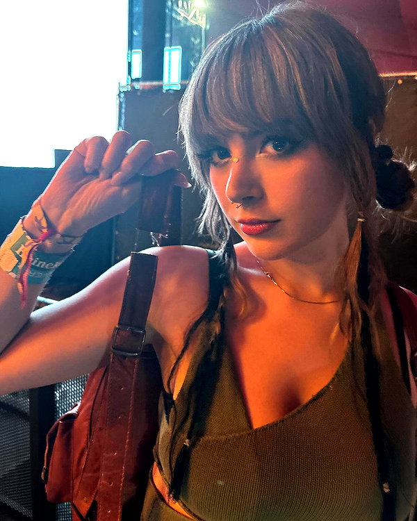 itsrowsvee instagram image archive image