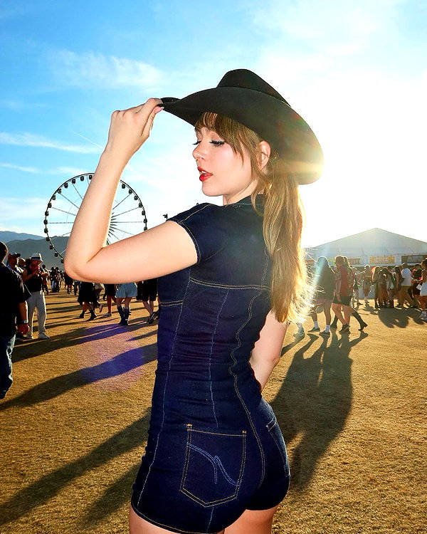 itsrowsvee instagram image archive image