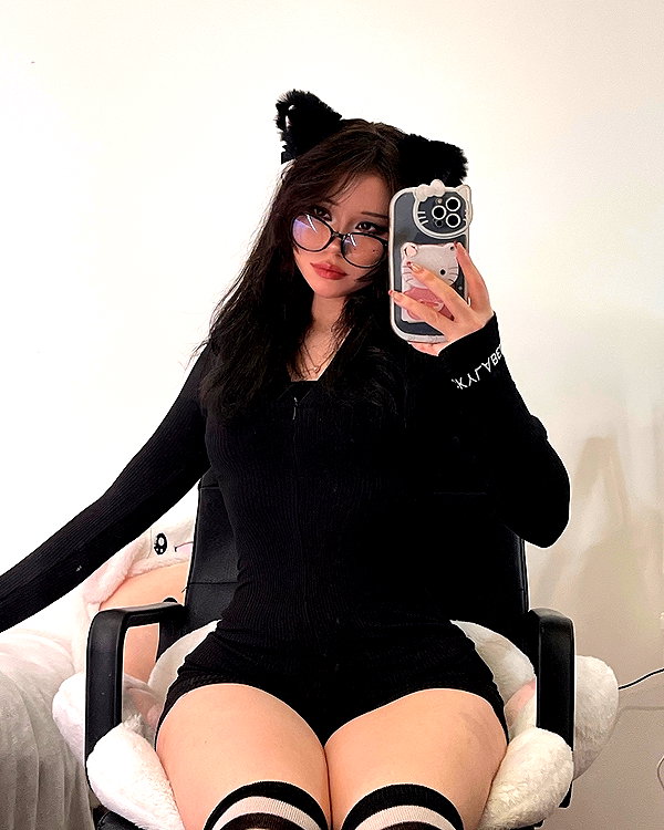 ivy.owowo instagram image archive image