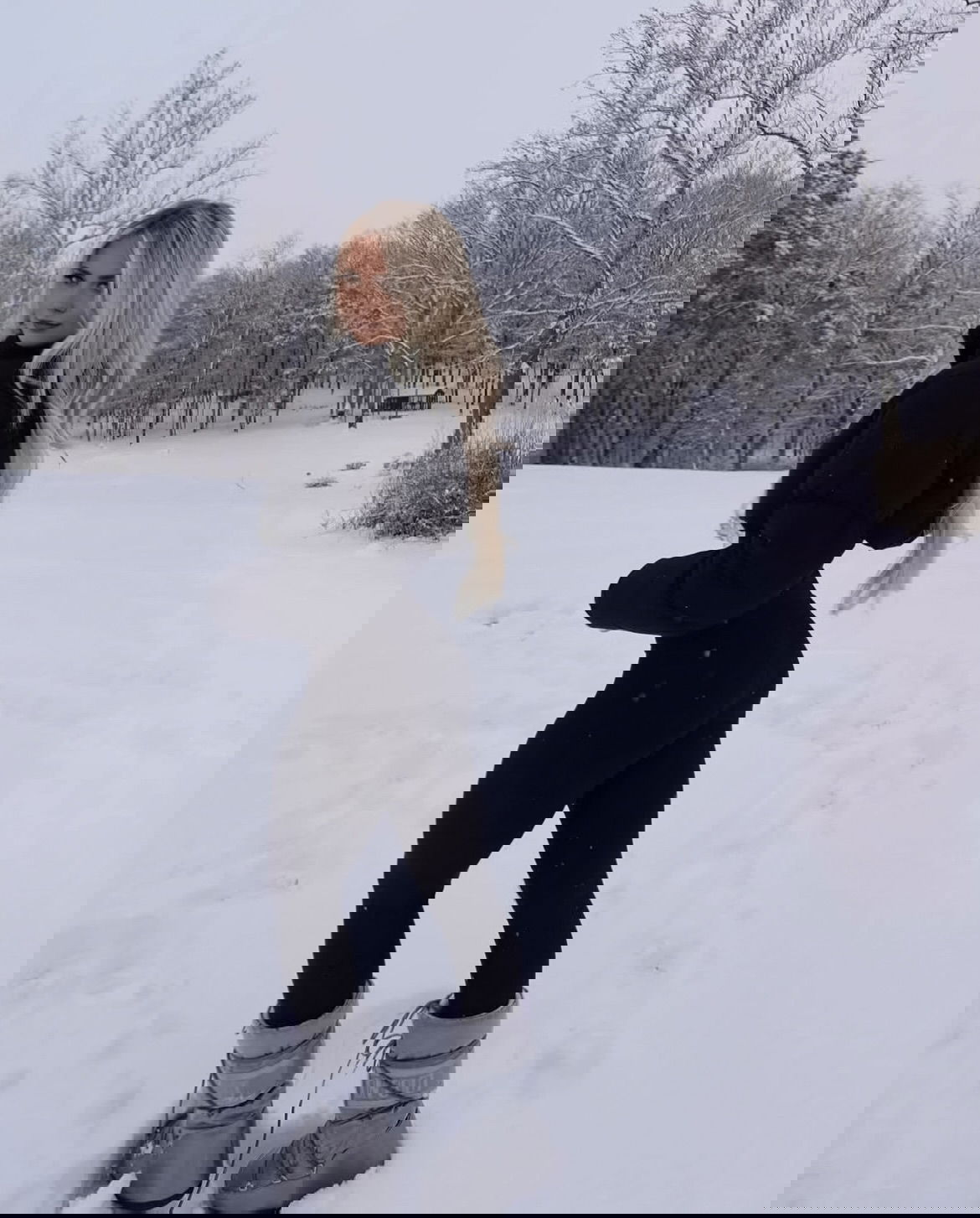 ivy.pavlova instagram image archive image