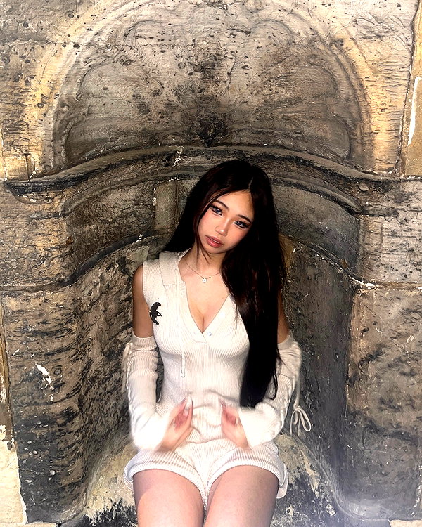 joycee.e instagram image archive image