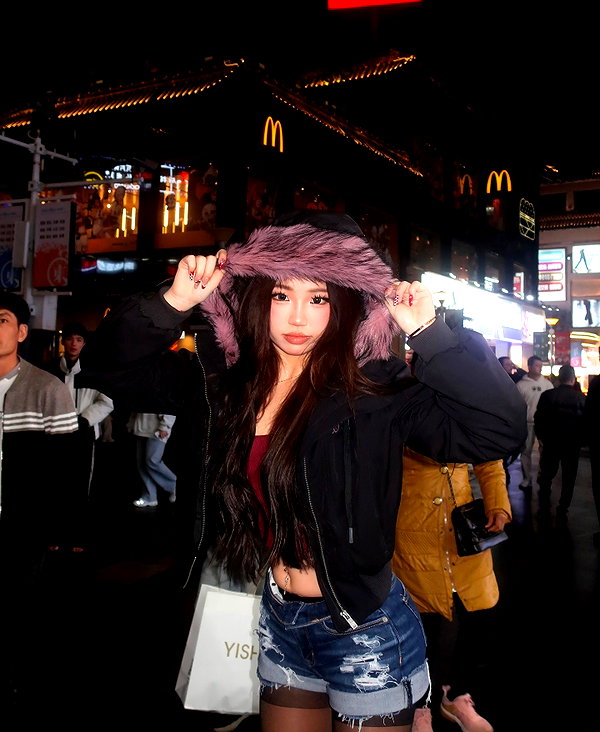 joycee.e instagram image archive image