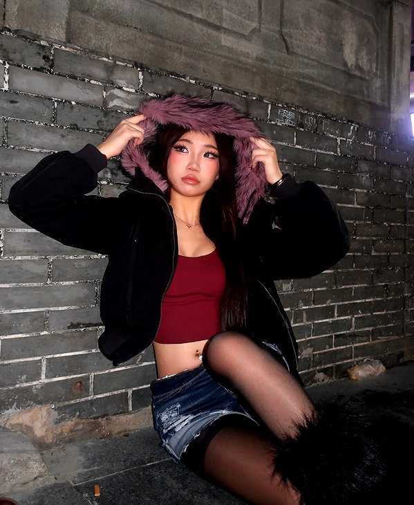 joycee.e instagram image archive image