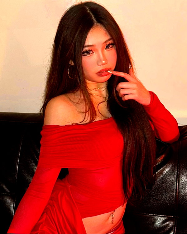 joycee.e instagram image archive image
