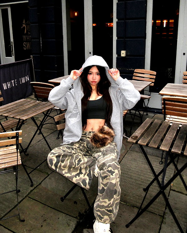joycee.e instagram image archive image