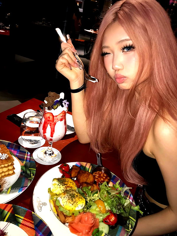 joycee.e instagram image archive image