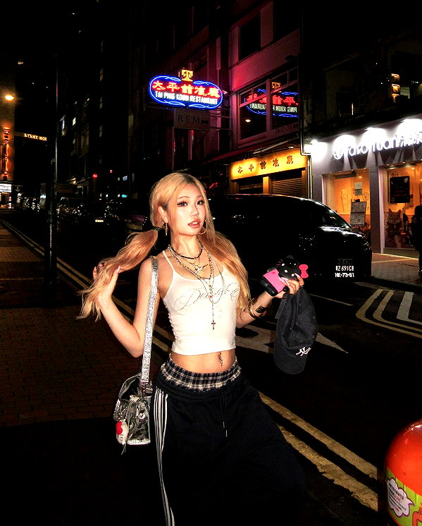 joycee.e instagram image archive image