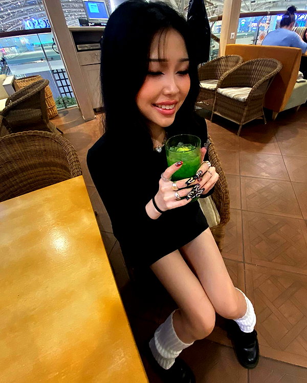 juilovelee instagram image archive image