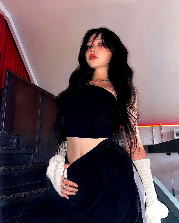 juilovelee instagram image archive image