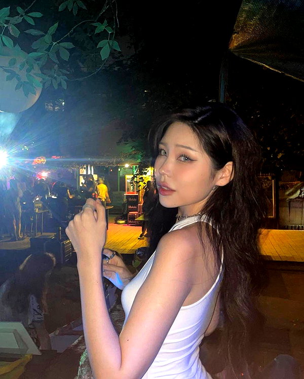 juilovelee instagram image archive image