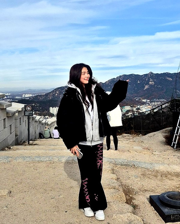 juilovelee instagram image archive image