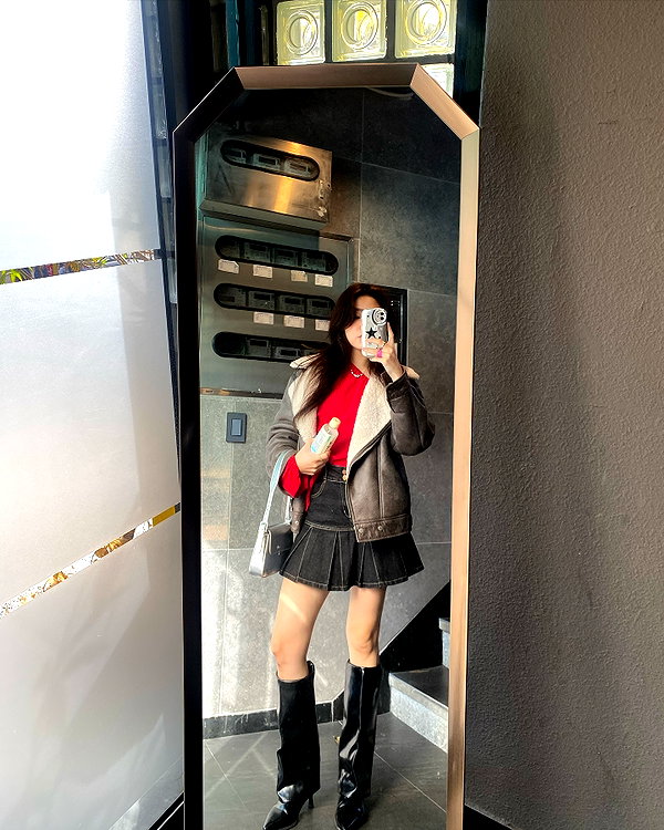 juilovelee instagram image archive image