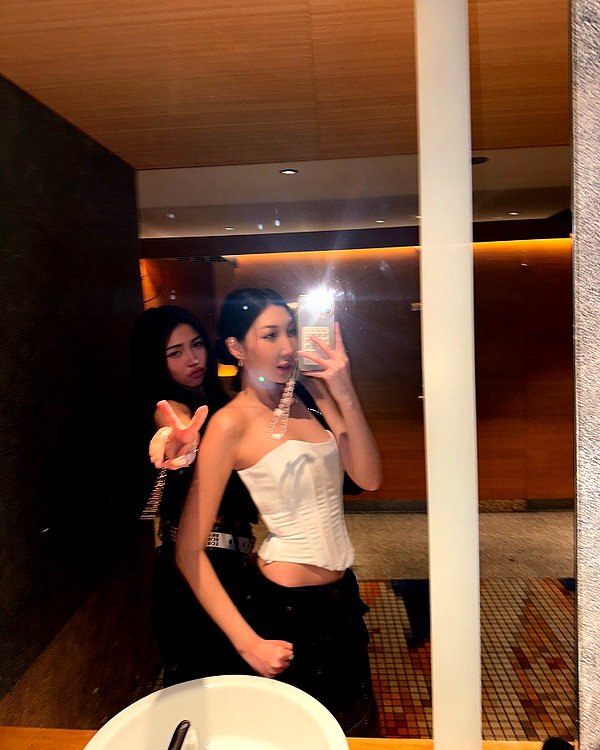 juilovelee instagram image archive image