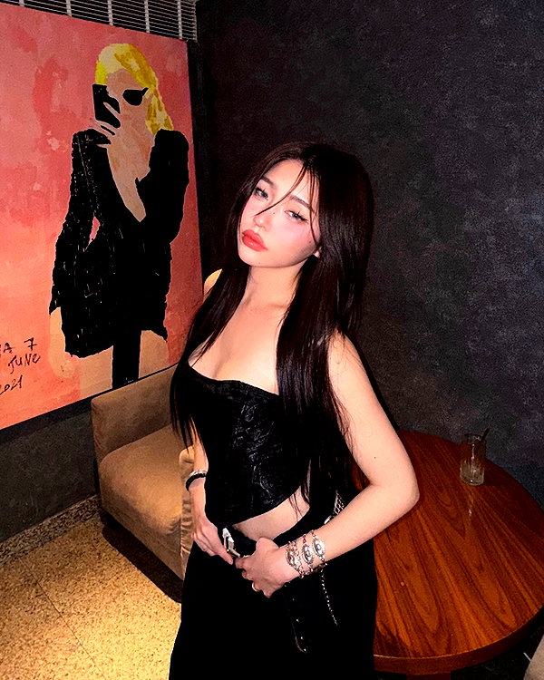 juilovelee instagram image archive image