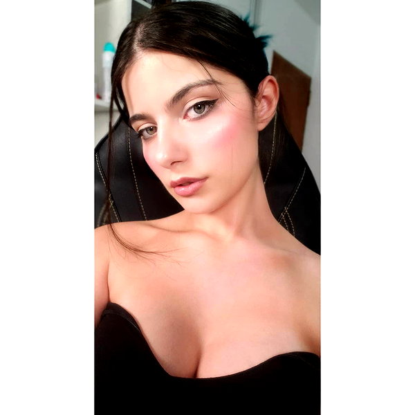 julieta.allegretti instagram image archive image