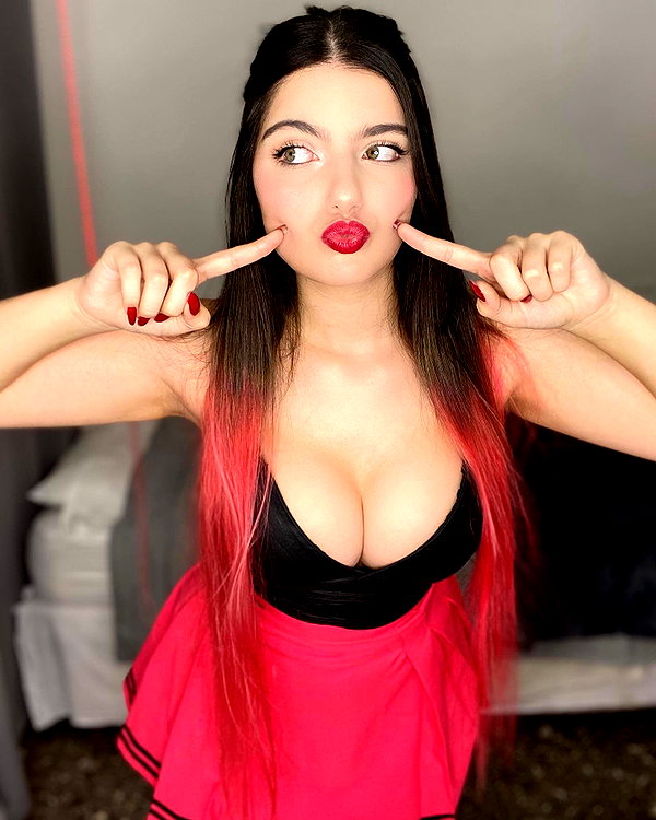 julieta.allegretti instagram image archive image