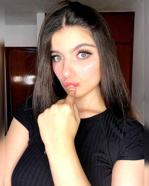 julieta.allegretti instagram image archive image