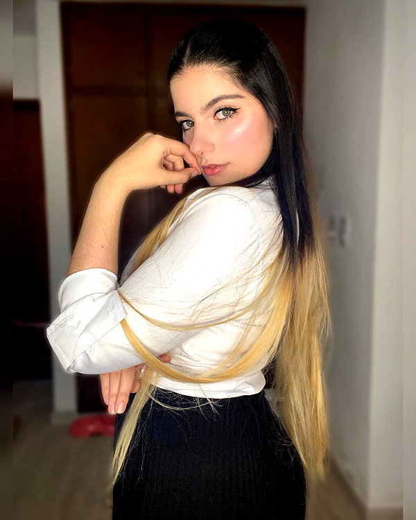 julieta.allegretti instagram image archive image