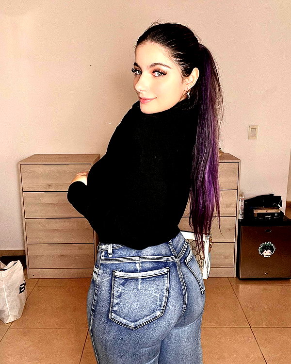 julieta.allegretti instagram image archive image