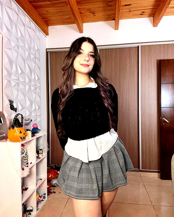 julieta.allegretti instagram image archive image