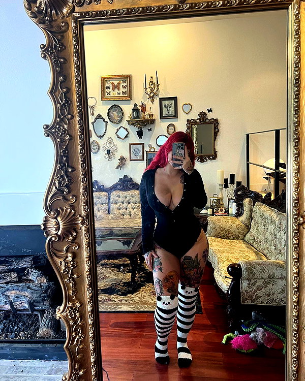 juneeberri instagram image archive image