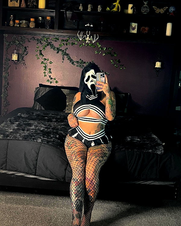 juneeberri instagram image archive image