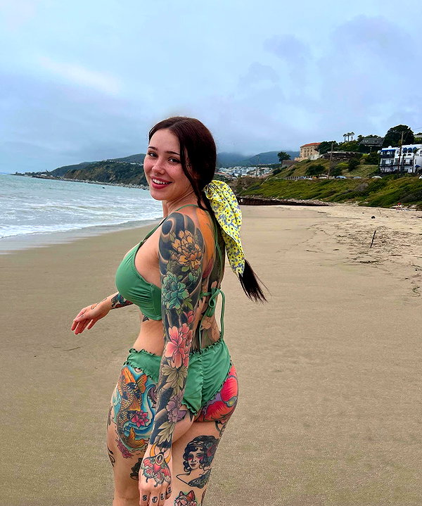 juneeberri instagram image archive image