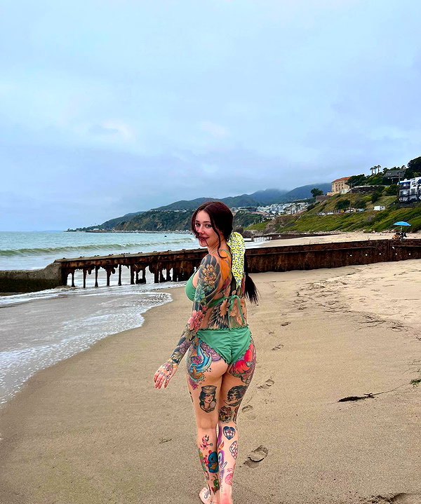 juneeberri instagram image archive image