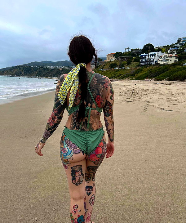 juneeberri instagram image archive image
