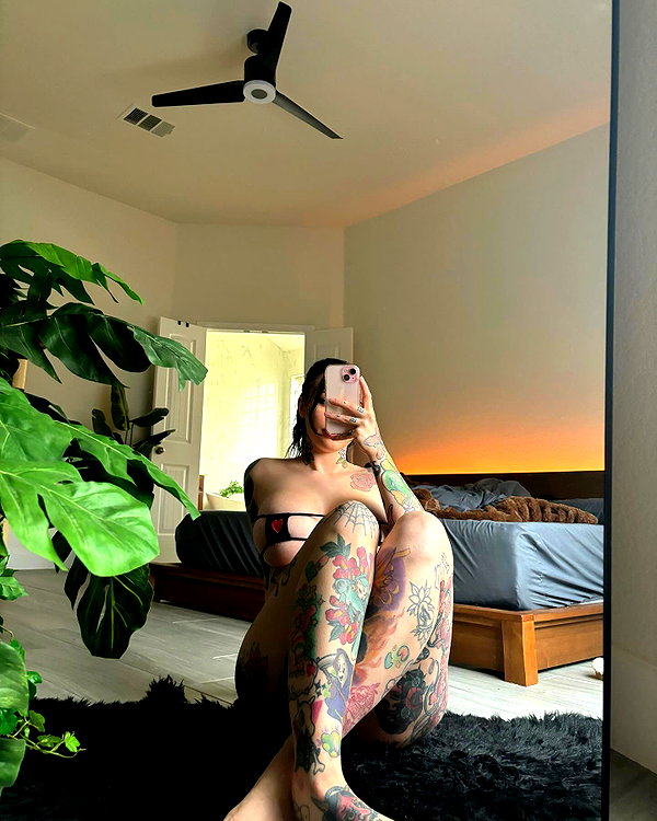 juneeberri instagram image archive image